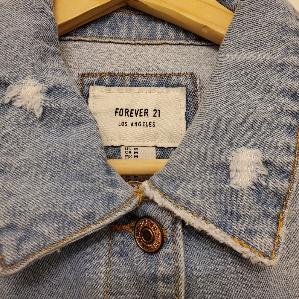 Jean Jacket 🥳 - Picture 2 of 11